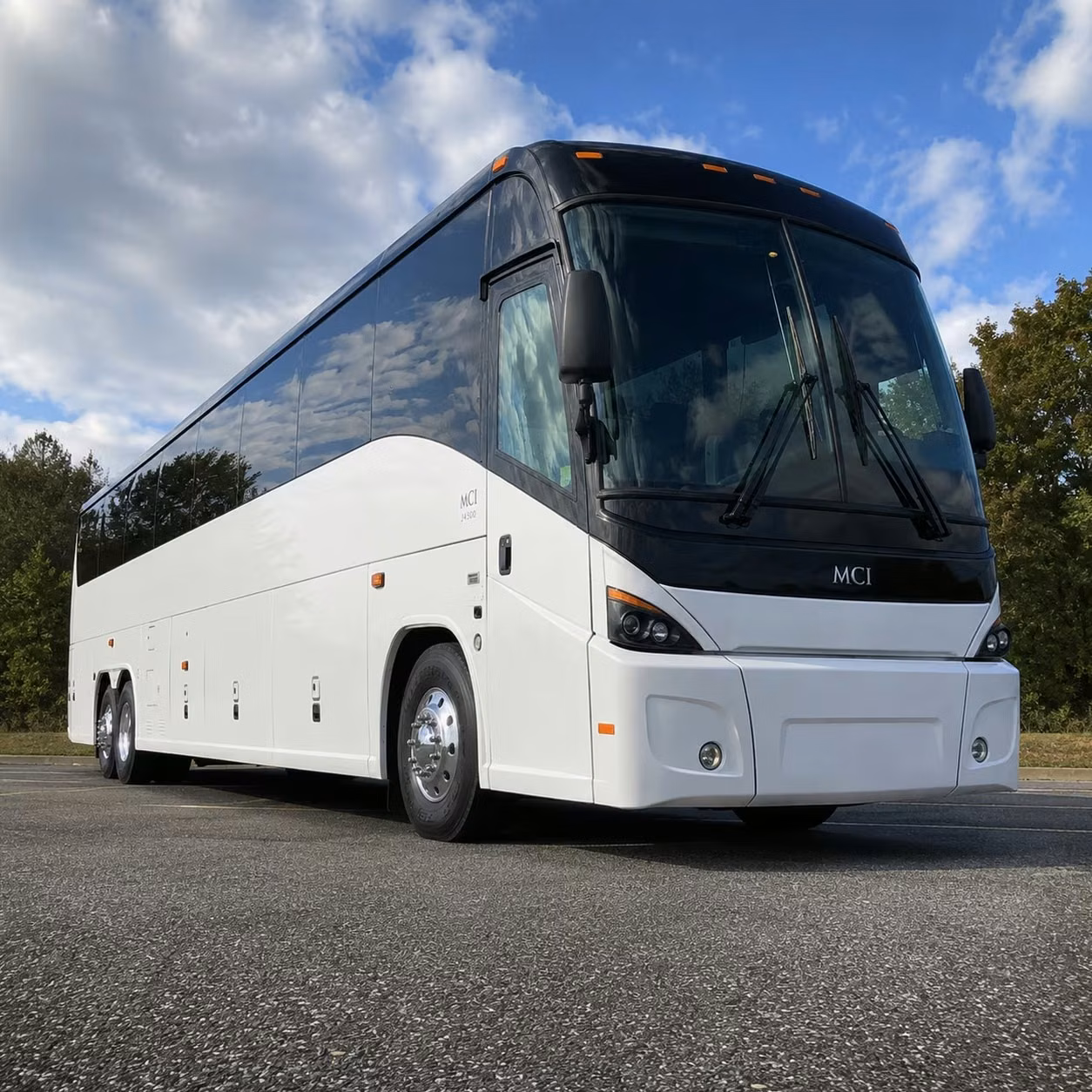 airport transfers and off site parking shuttles for kirkland teams