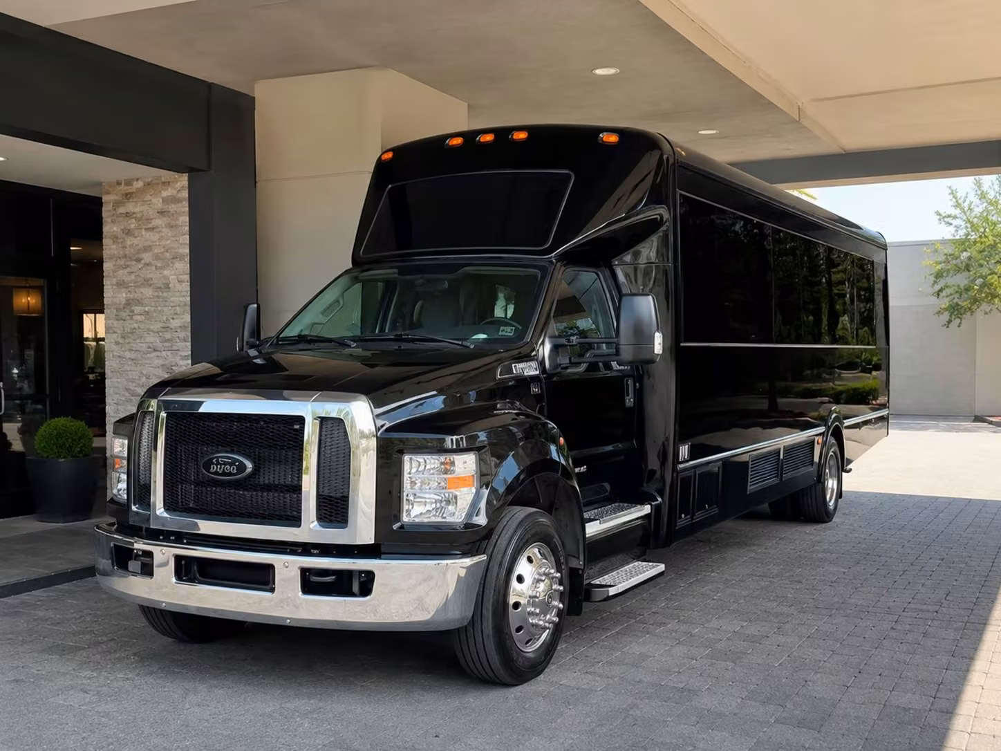 party buses and minibuses available for kirkland prom night groups of every size